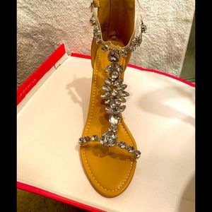 Clear diamond-like wedge